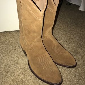 Tecovas “The Johnny” in honey suede